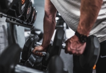 Cách chọn găng tay tập gym và dây kéo lưng: Đâu là giải pháp tối ưu cho bạn?
