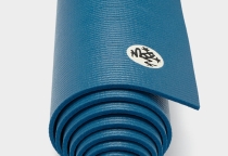 Đánh giá thảm tập Manduka PROlite: Độ bền vô song và độ êm ái bảo vệ khớp