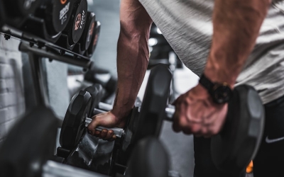 Cách chọn găng tay tập gym và dây kéo lưng: Đâu là giải pháp tối ưu cho bạn?